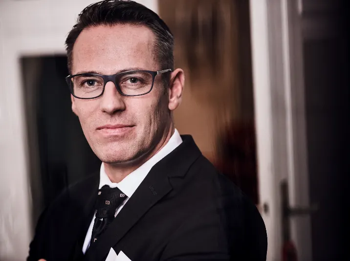 Porträt von Rechtsanwalt Yves Wiemann